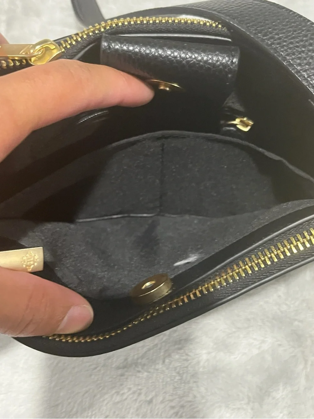 🖤 Nanette Lepore Black Triple-Compartment Crossbody Bag